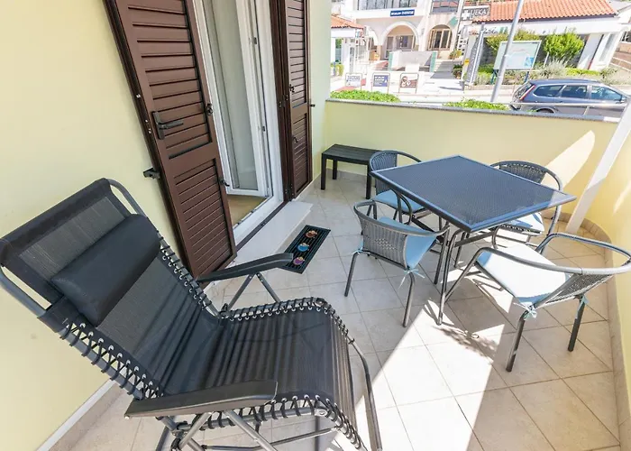 Apartment Luiza With Terrace