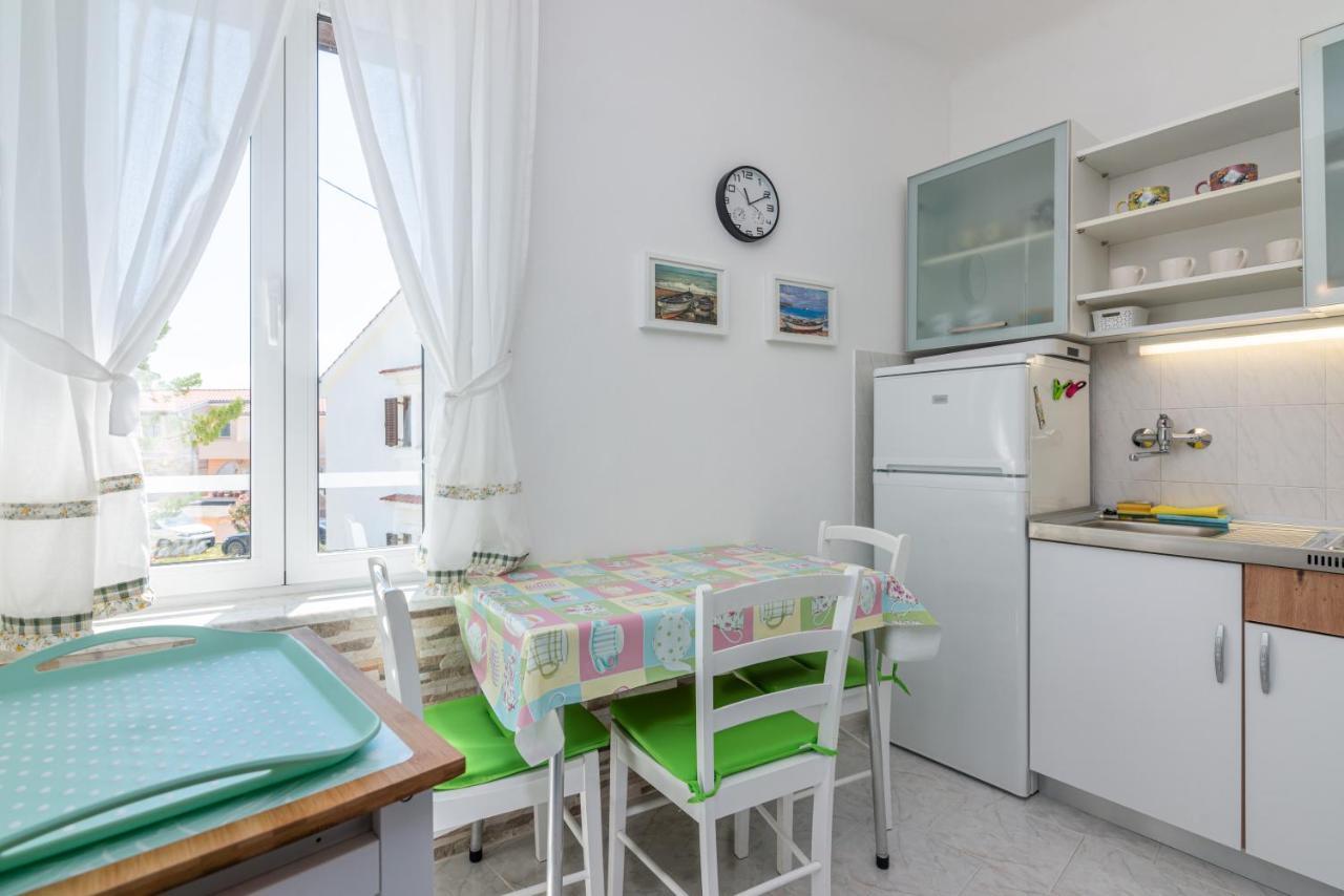 Luiza With Terrace Apartment Baska (Krk)