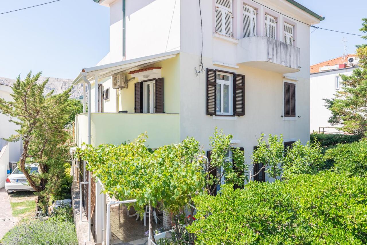 Apartment Luiza With Terrace